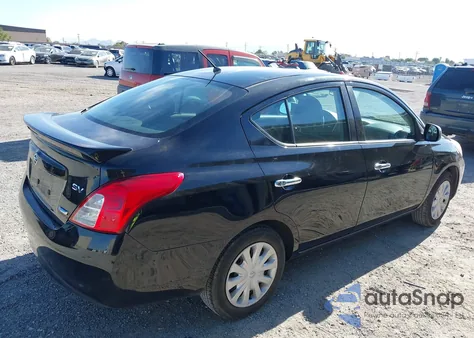 2014 Nissan Versa 1.6 Sv z USA, uszkodzony, nr VIN 3N1CN7AP7EL825825